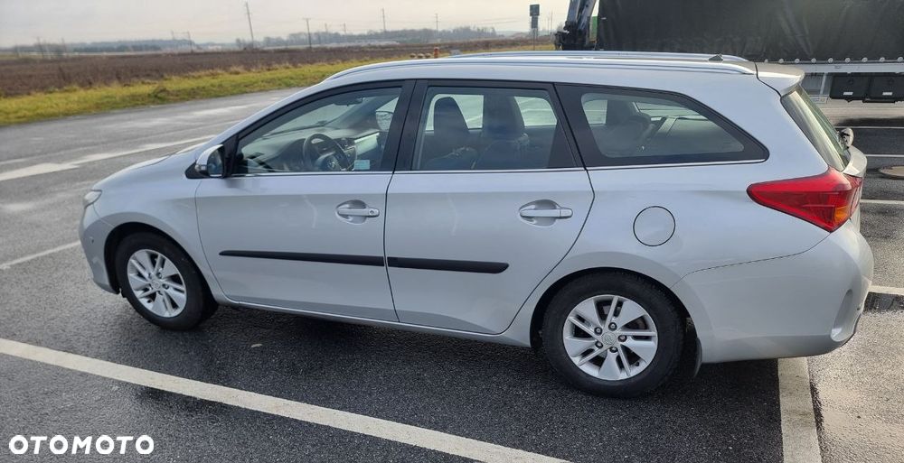 Toyota Auris 1.8 HSD Luna - 3