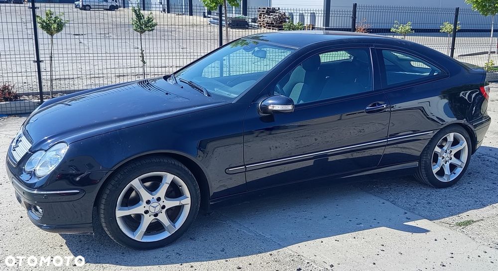 Mercedes-Benz Klasa C 180 Kompressor Automatik Sport Edition - 4