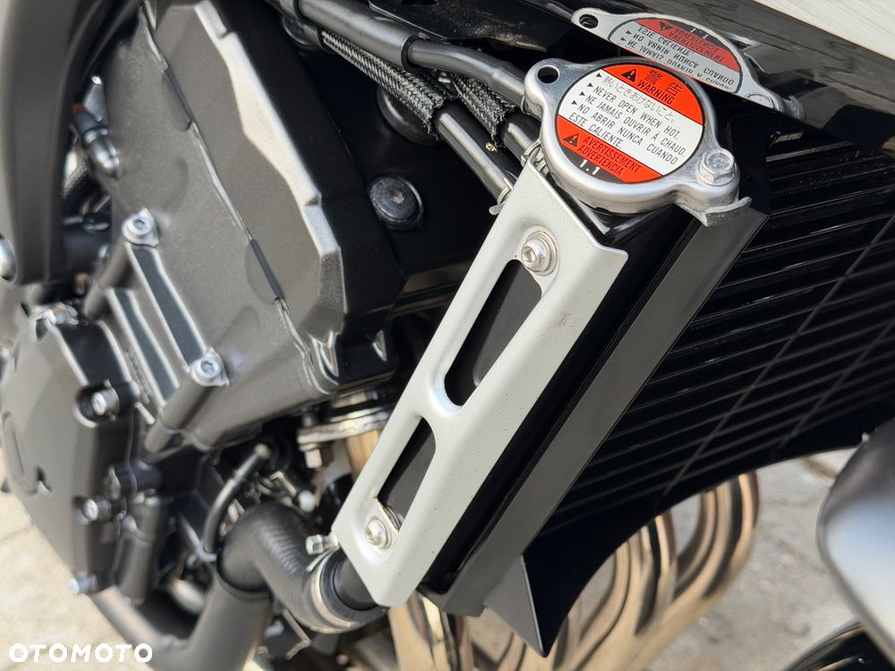 Yamaha FZ6 - 10
