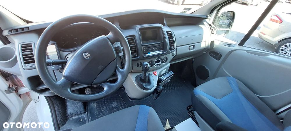 Renault Trafic ambulans - 20