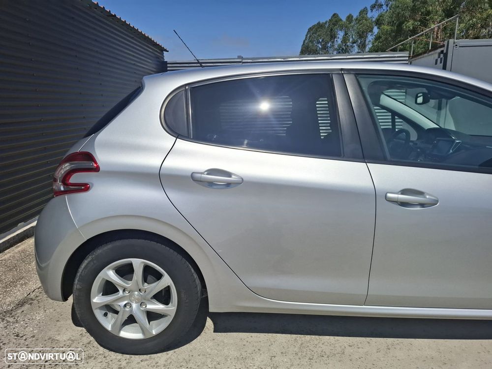 Peugeot 208 1.2 PureTech Active - 8