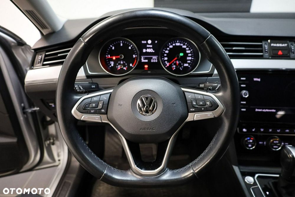 Volkswagen Passat - 17