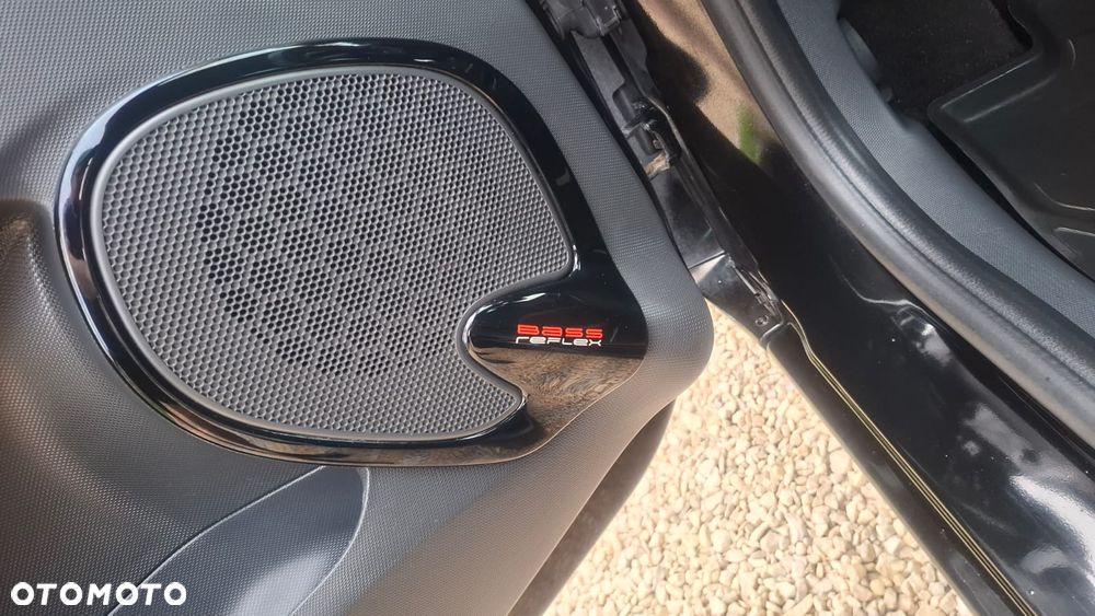 Renault Clio 1.2 16V 75 LIMITED - 11