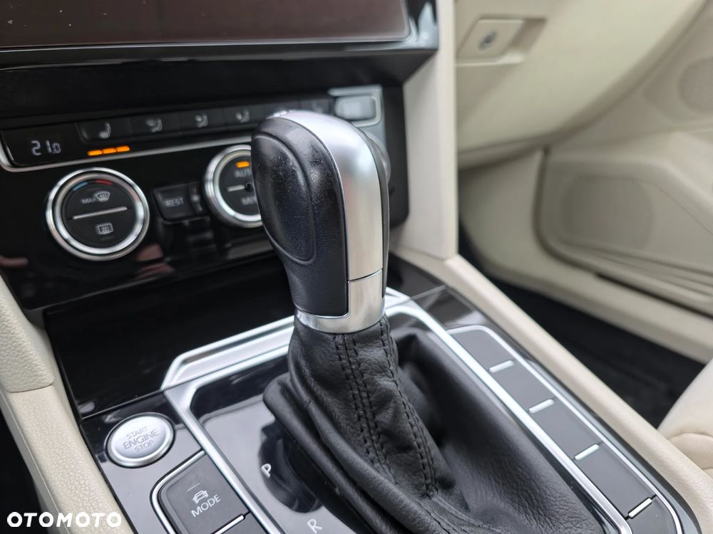 Volkswagen Passat 1.8 TSI BMT Highline DSG - 39