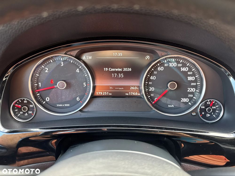 Volkswagen Touareg 3.0 V6 TDI BMT Perfectline R-Style - 37