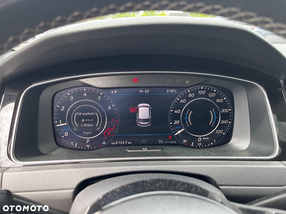 Volkswagen Golf - 26