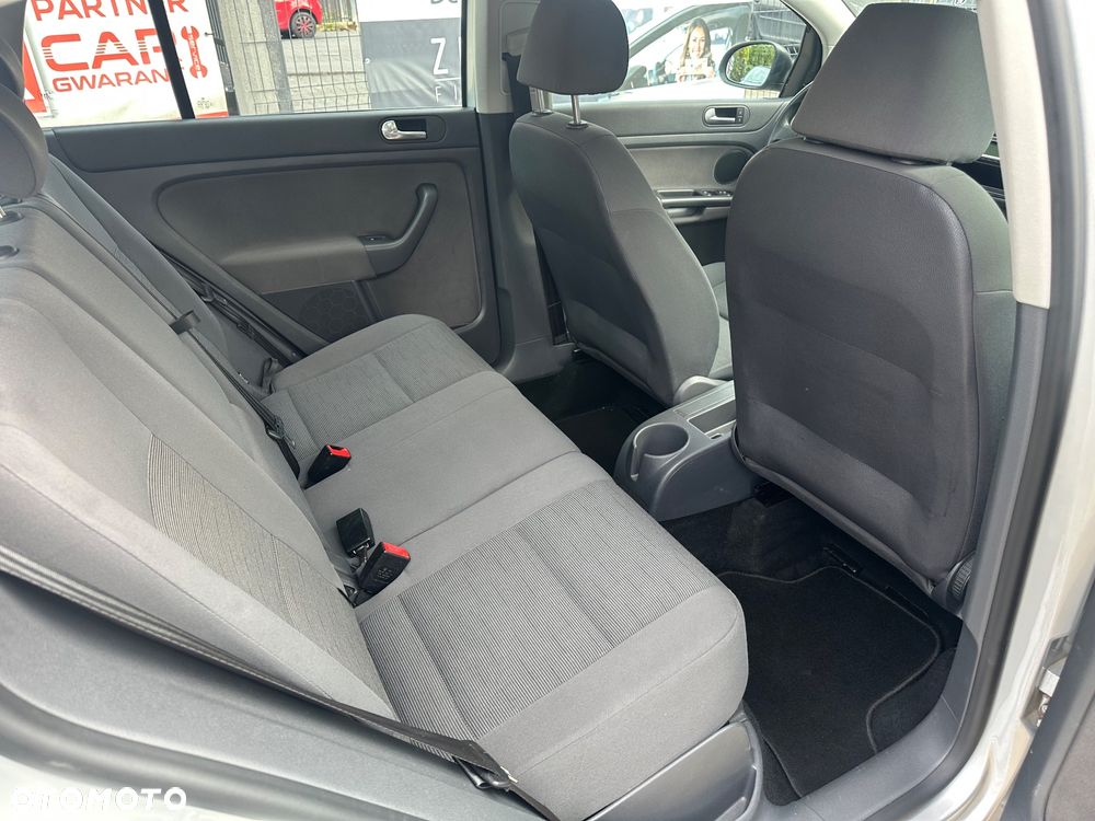 Volkswagen Golf Plus - 27