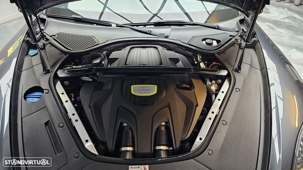 Porsche Panamera Sport Turismo 4 E-Hybrid Platinum Edition - 41