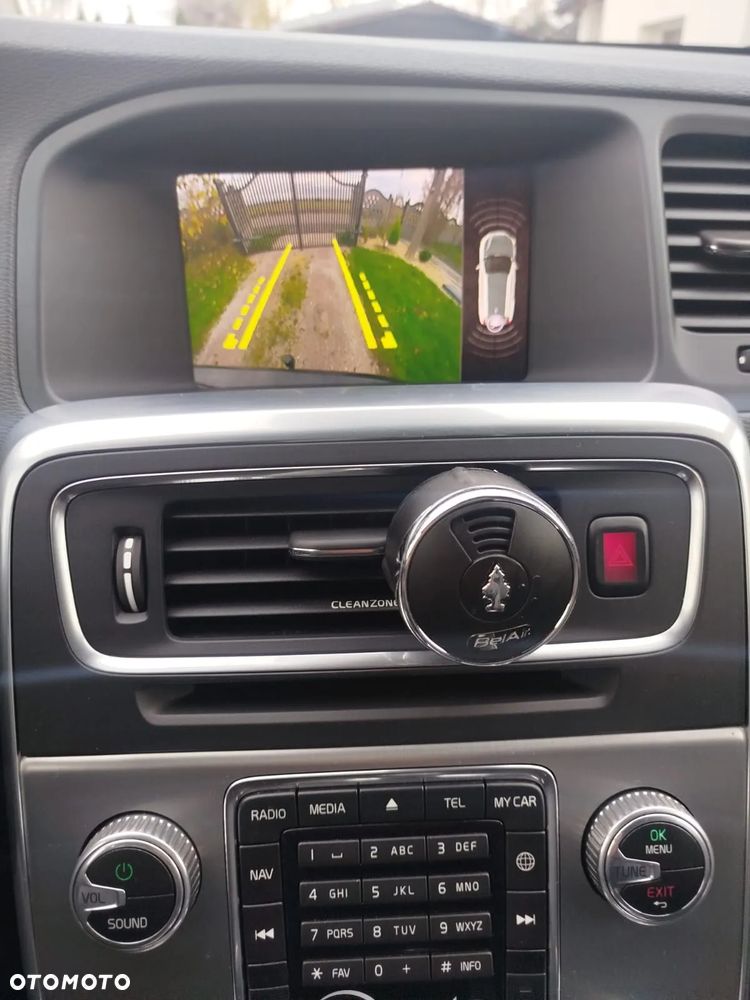 Volvo V60 D4 Geartronic Summum - 24