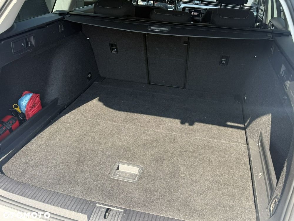 Volkswagen Passat 1.5 TSI EVO Business - 36