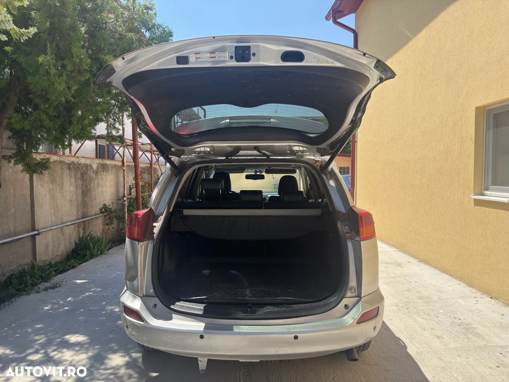 Toyota RAV4 2.2 D-4CAT 4WD Aut Luxury - 21