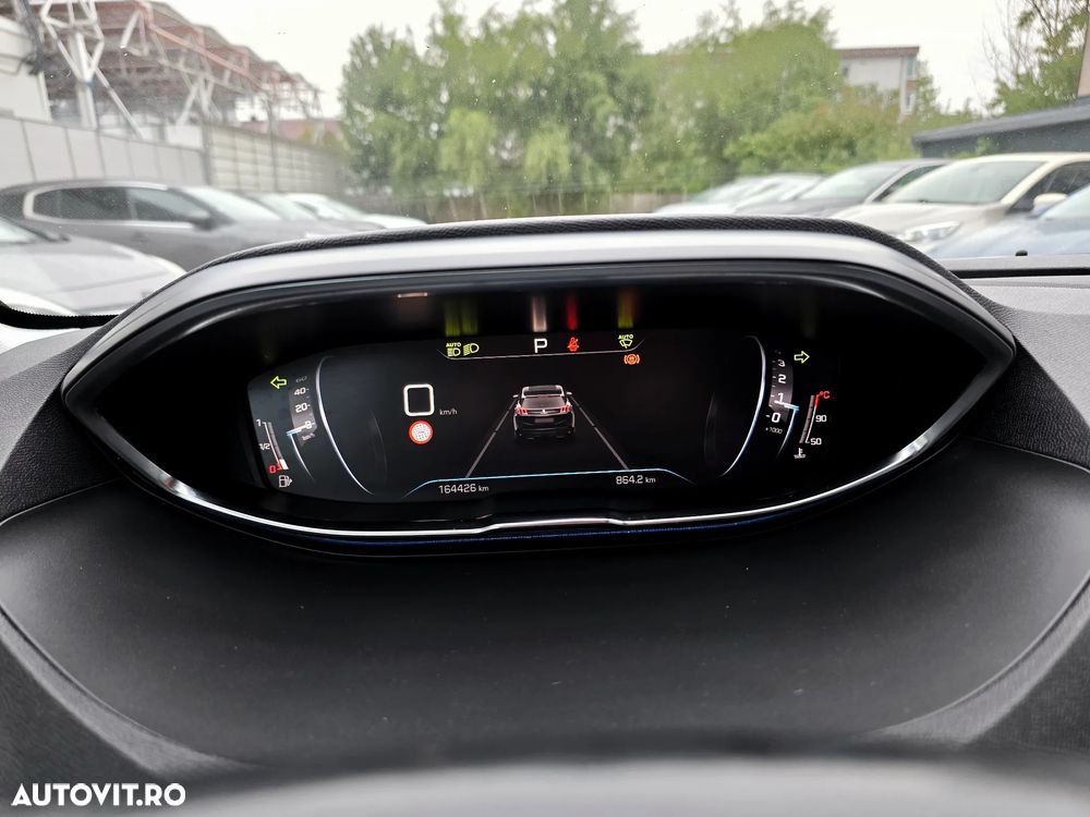 Peugeot 3008 PureTech 130 Stop & Start GPF EAT8 Allure Pack - 27