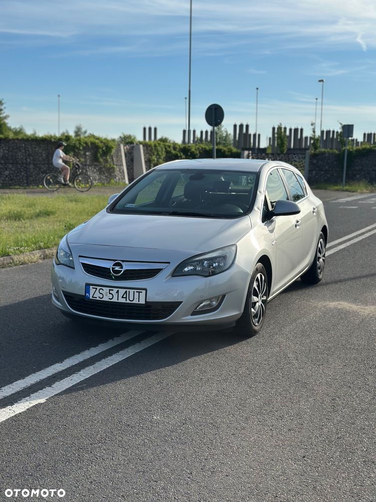 Opel Astra 1.6 T Cosmo - 1