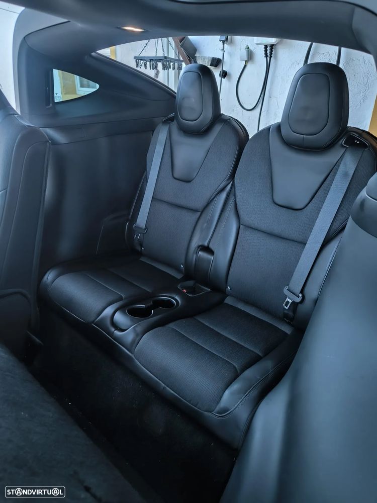 Tesla Model X 75D - 8