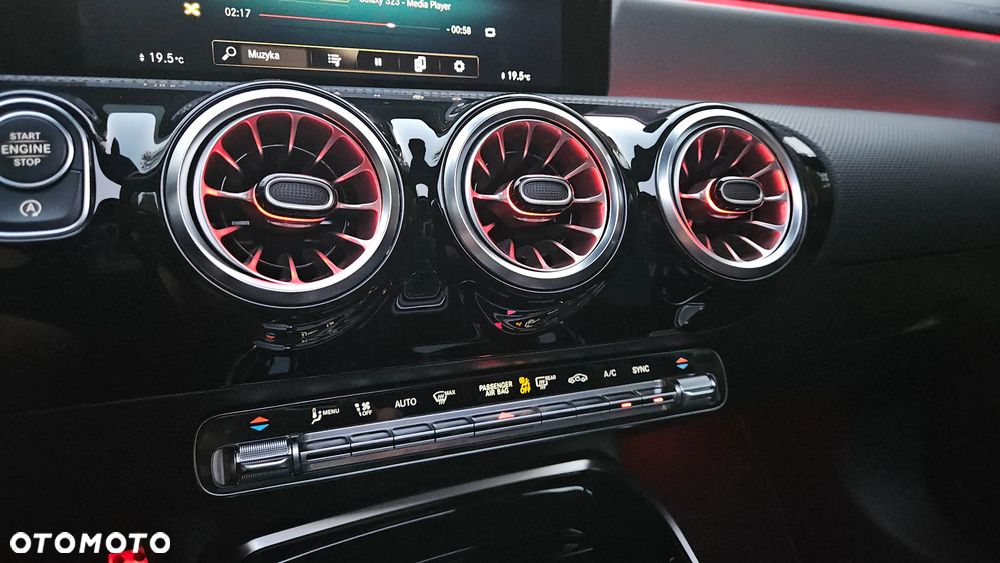 Mercedes-Benz Klasa A 35 AMG 4-Matic 7G-DCT - 31