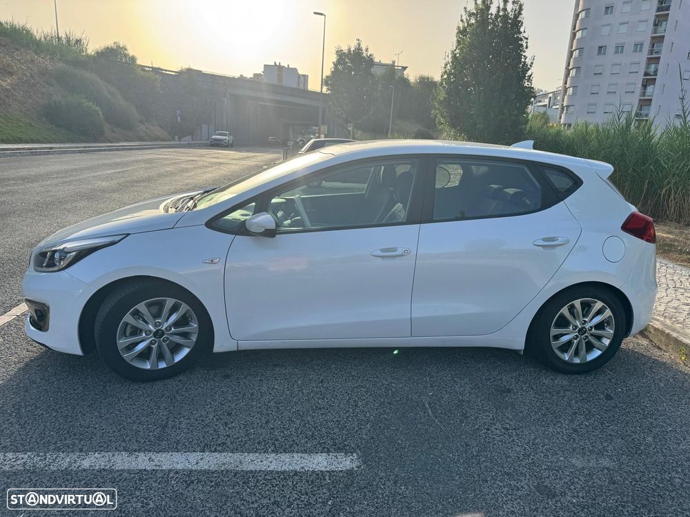 Kia Ceed 1.0 T-GDI Nav Line - 4