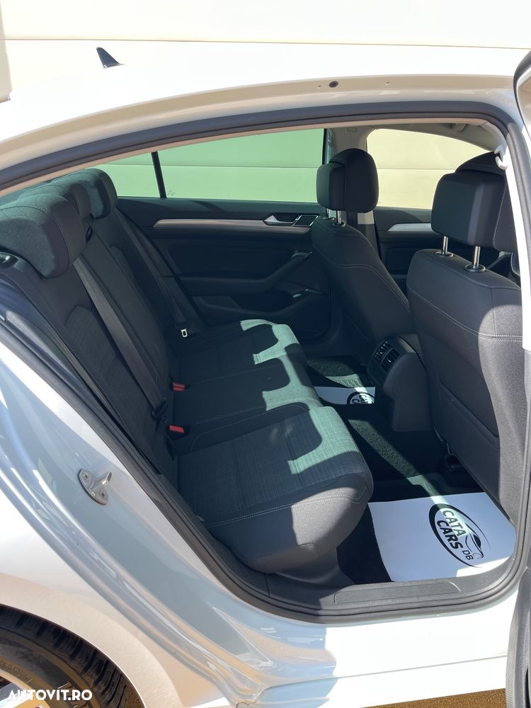 Volkswagen Passat - 24
