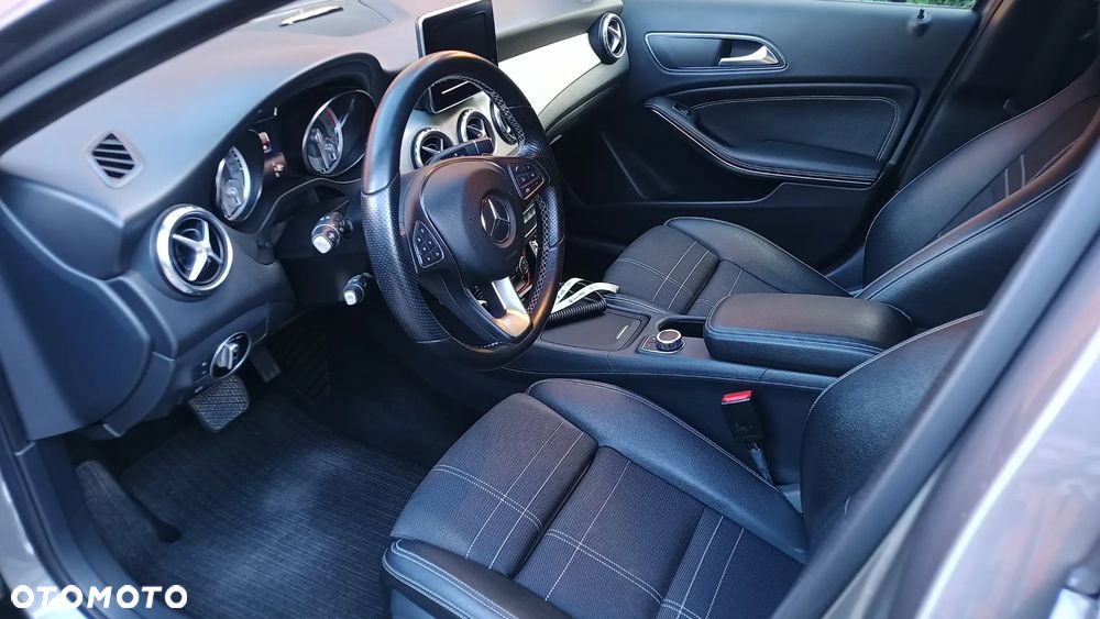 Mercedes-Benz GLA 220 d 4-Matic - 6