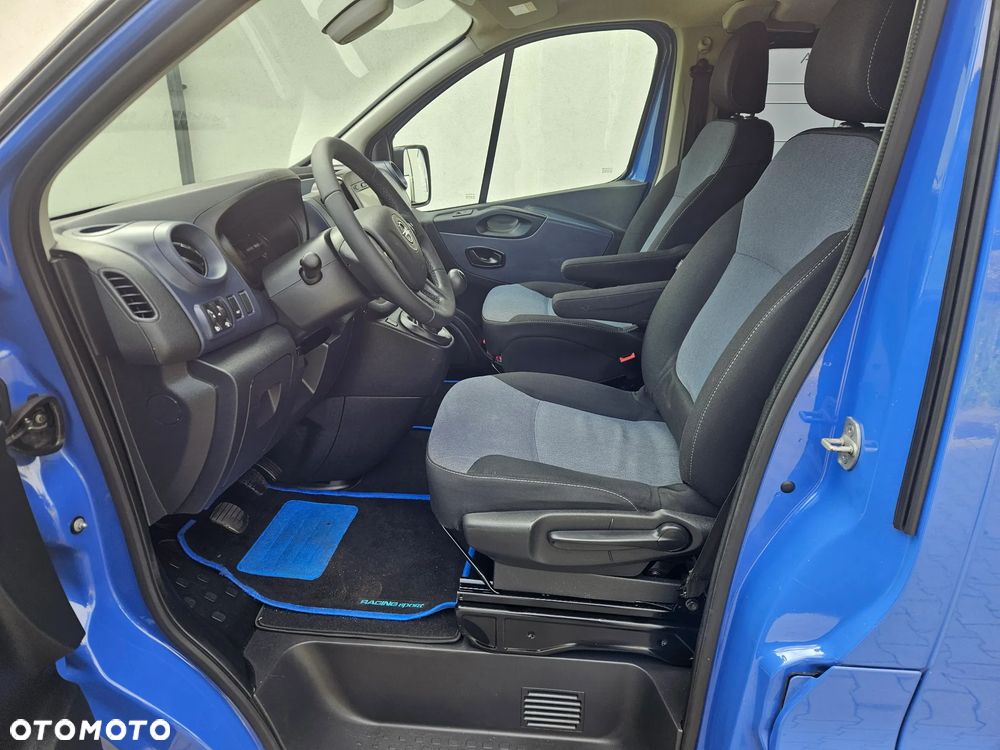 Opel Vivaro - 24