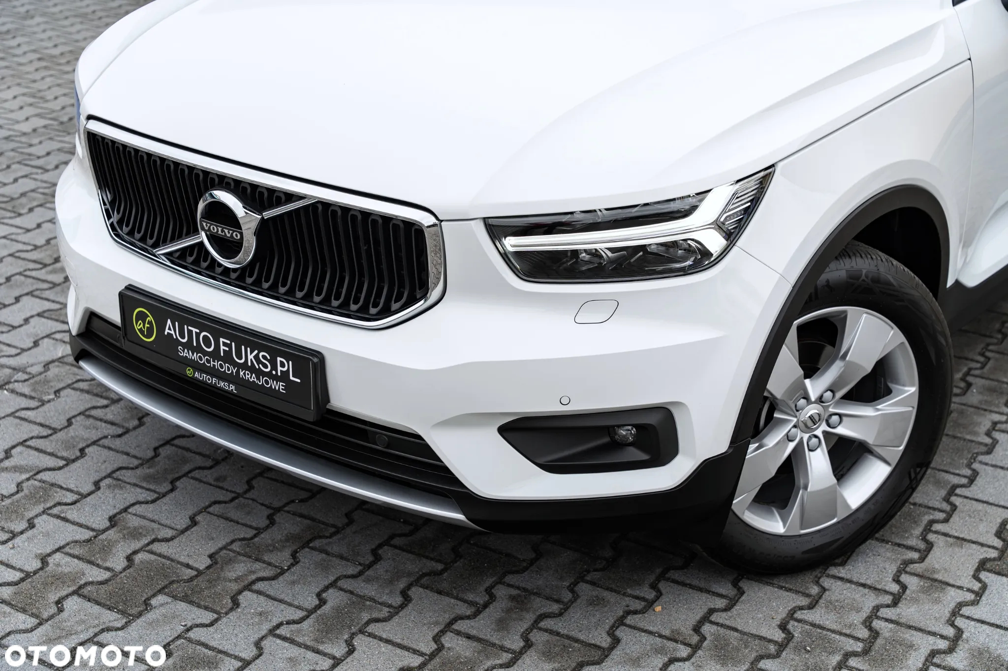 Volvo XC 40 T3 Momentum Pro - 3