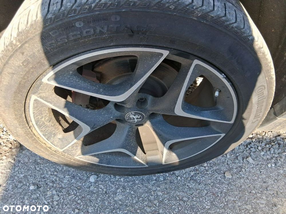 Alfa Romeo Stelvio 2.0 Turbo TI Q4 - 14