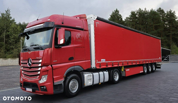 Mercedes-Benz Actros 18.51 Big Space, Piękny + Schmitz