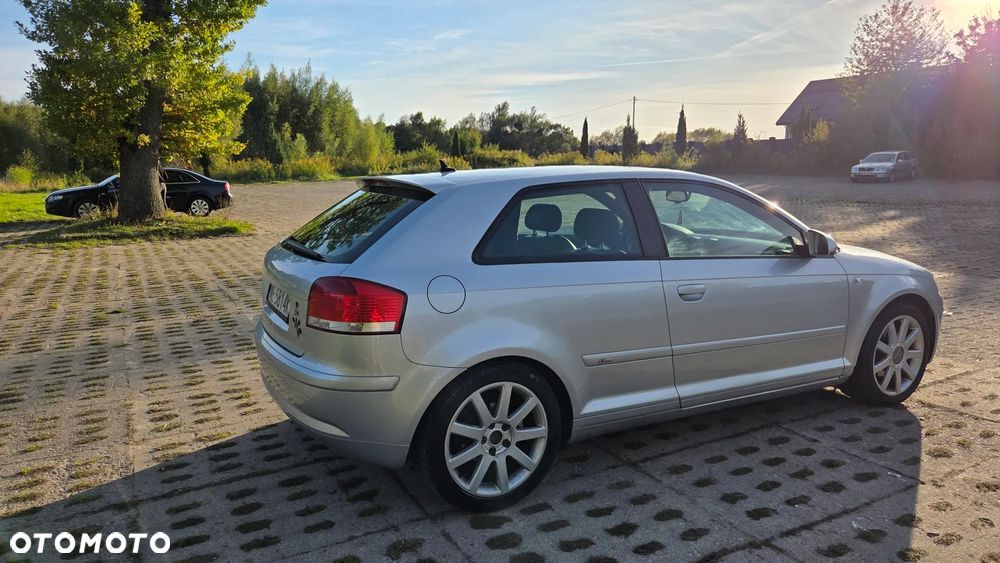 Audi A3 2.0 FSI Ambiente - 4