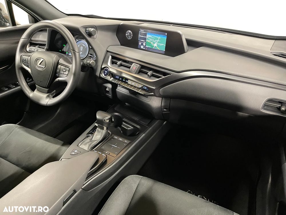 Lexus UX 250h Business Edition - 7