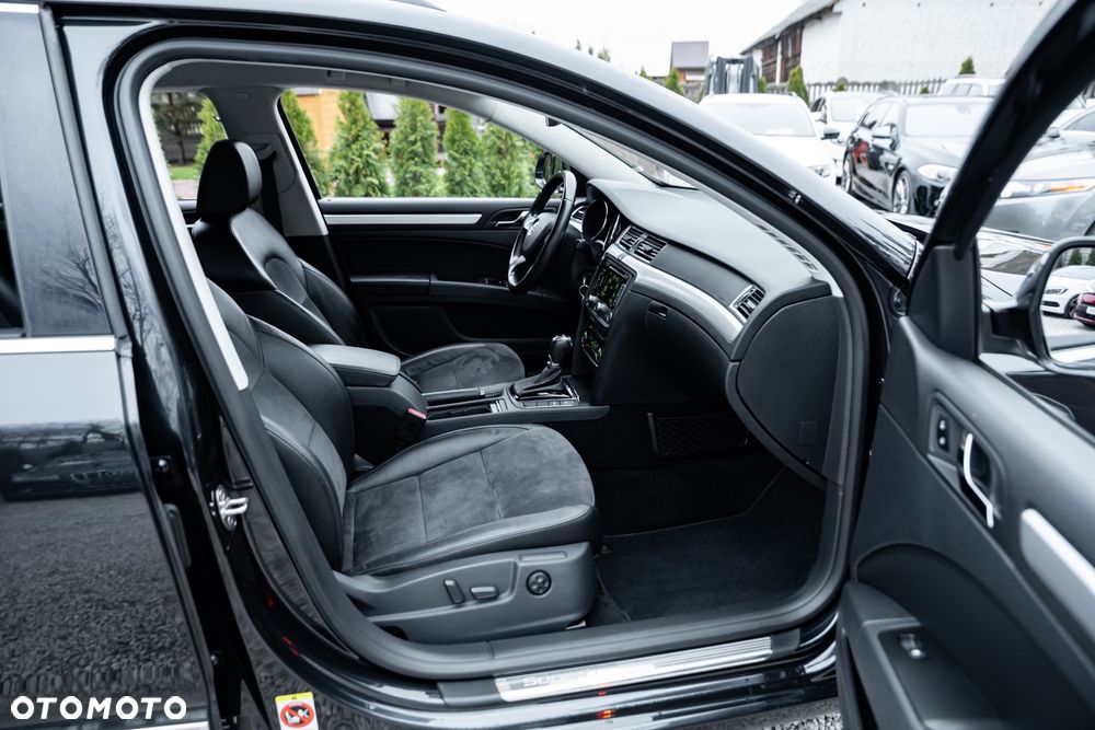 Skoda Superb 2.0 TDI Green tec 4x4 DSG Elegance - 22