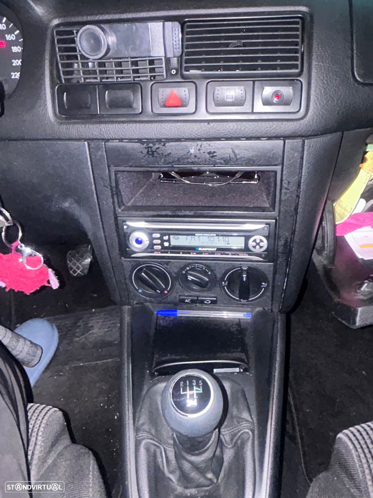 VW Golf - 6