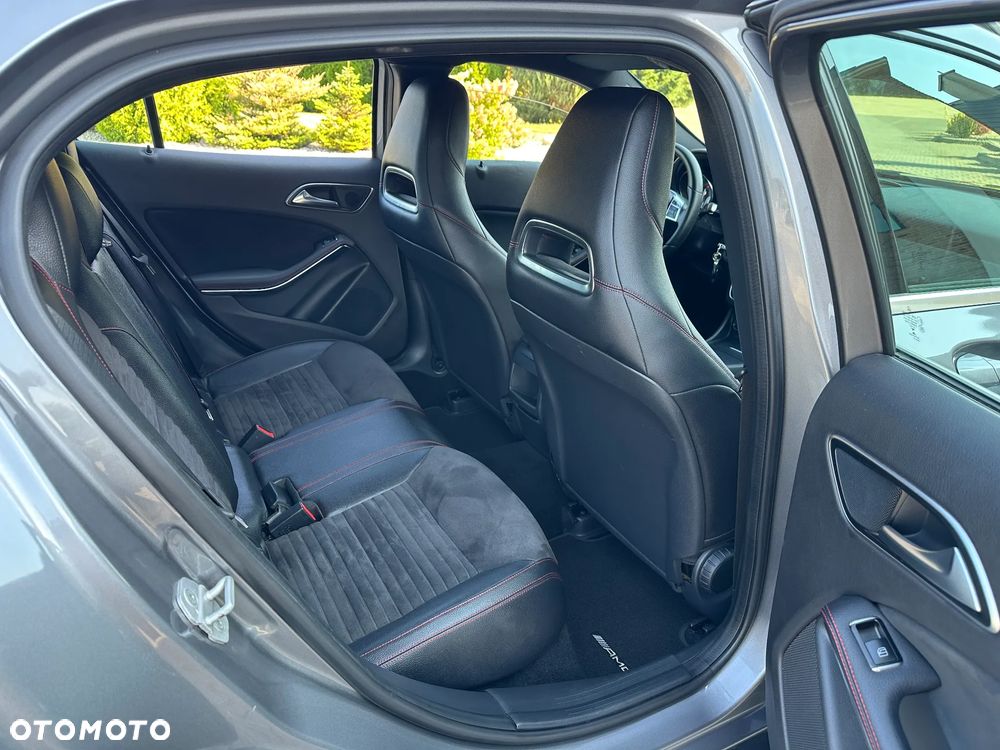 Mercedes-Benz GLA 250 7G-DCT - 35