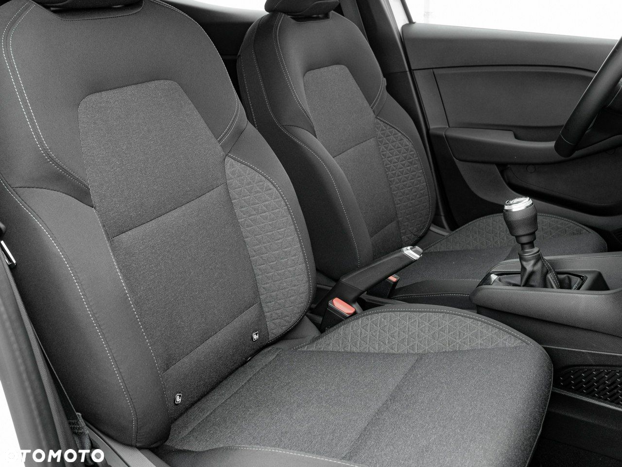 Renault Clio 1.0 TCe Equilibre - 32
