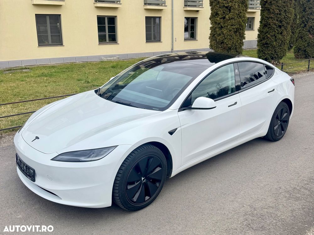 Tesla Model 3 - 2