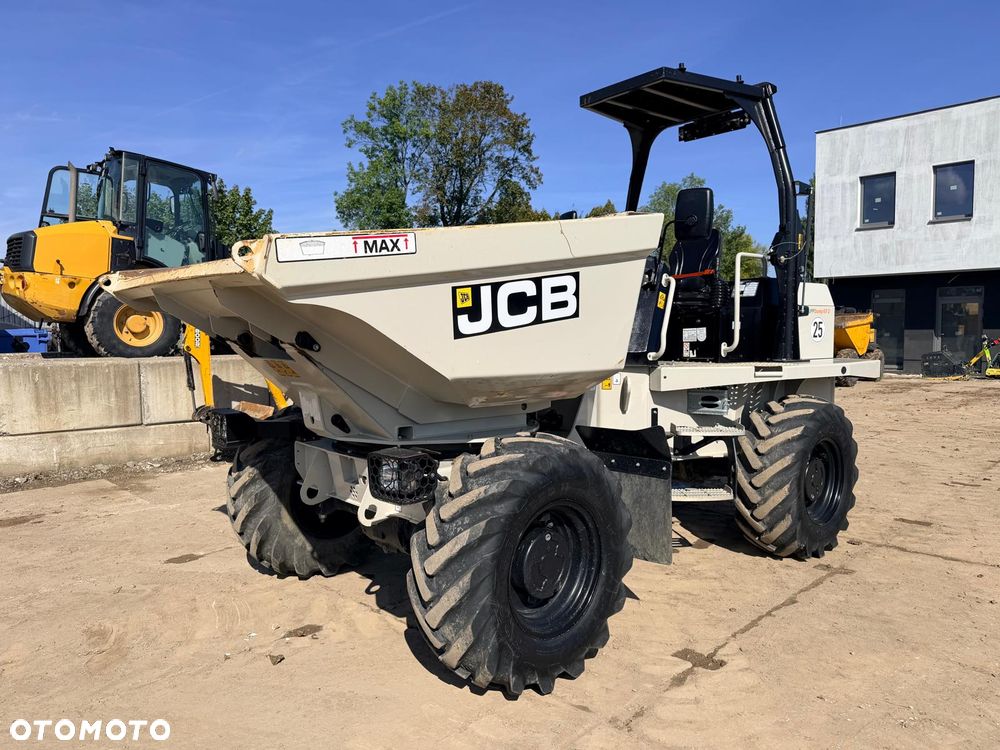 JCB 6ST - 2