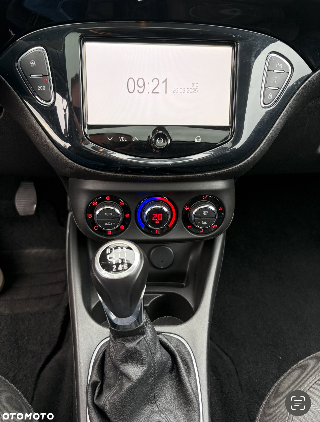 Opel Corsa 1.4 T Cosmo S&S - 14