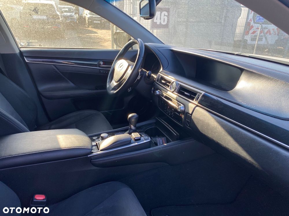 Lexus GS 300h - 5