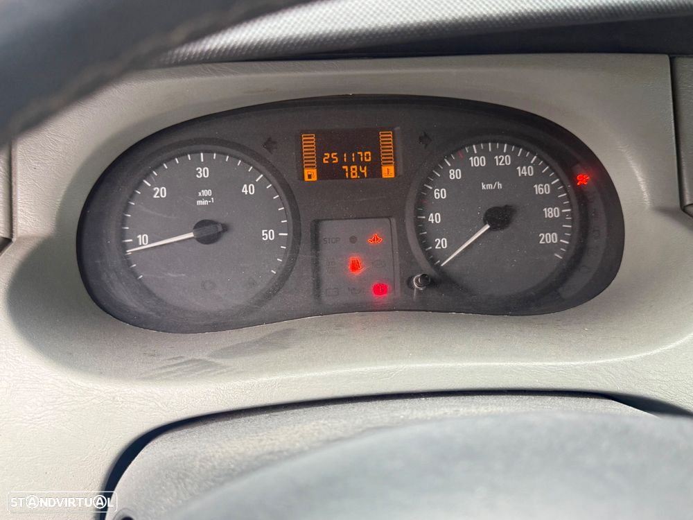 Opel Vivaro longa - 15