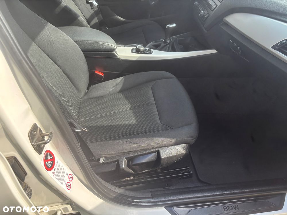 BMW Seria 1 116i - 33