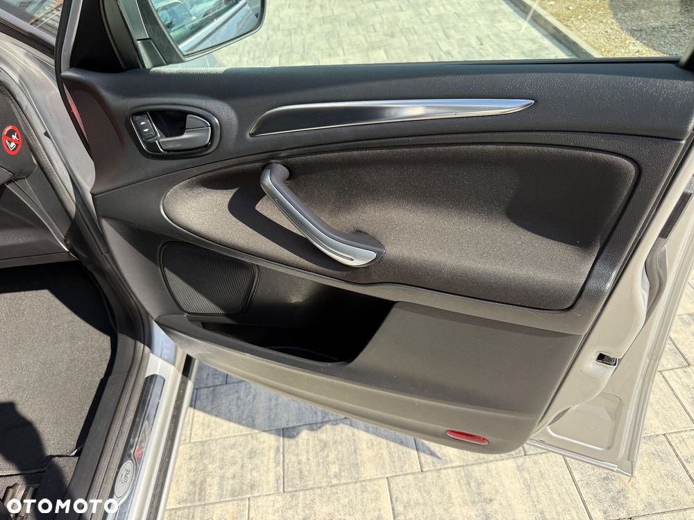 Ford S-Max 2.0 TDCi DPF Titanium - 33