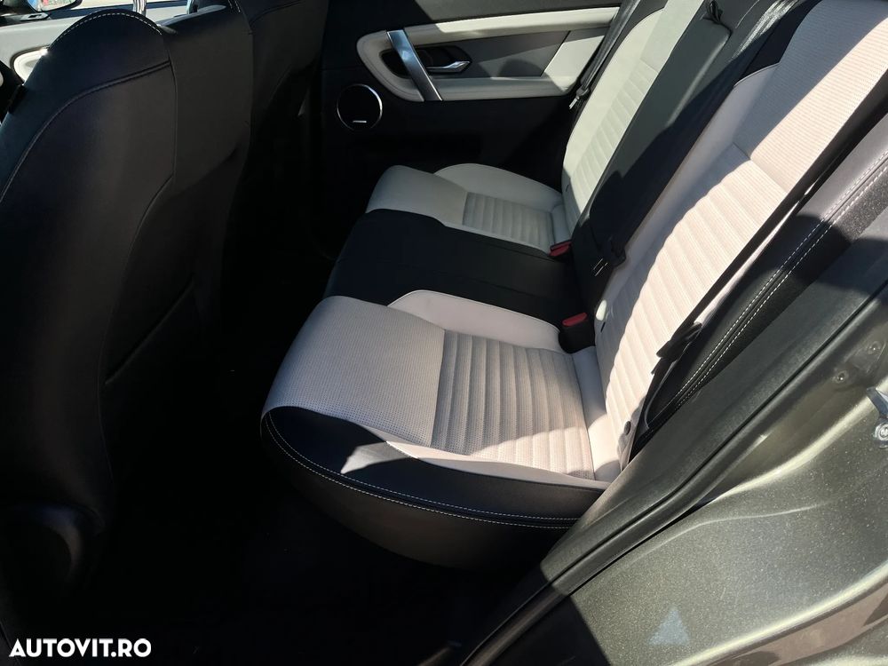 Land Rover Discovery Sport - 11