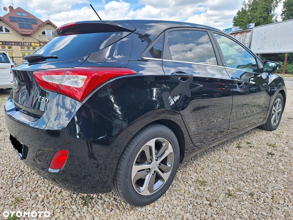 Hyundai i30 blue Kombi 1.6 GDi Passion - 13