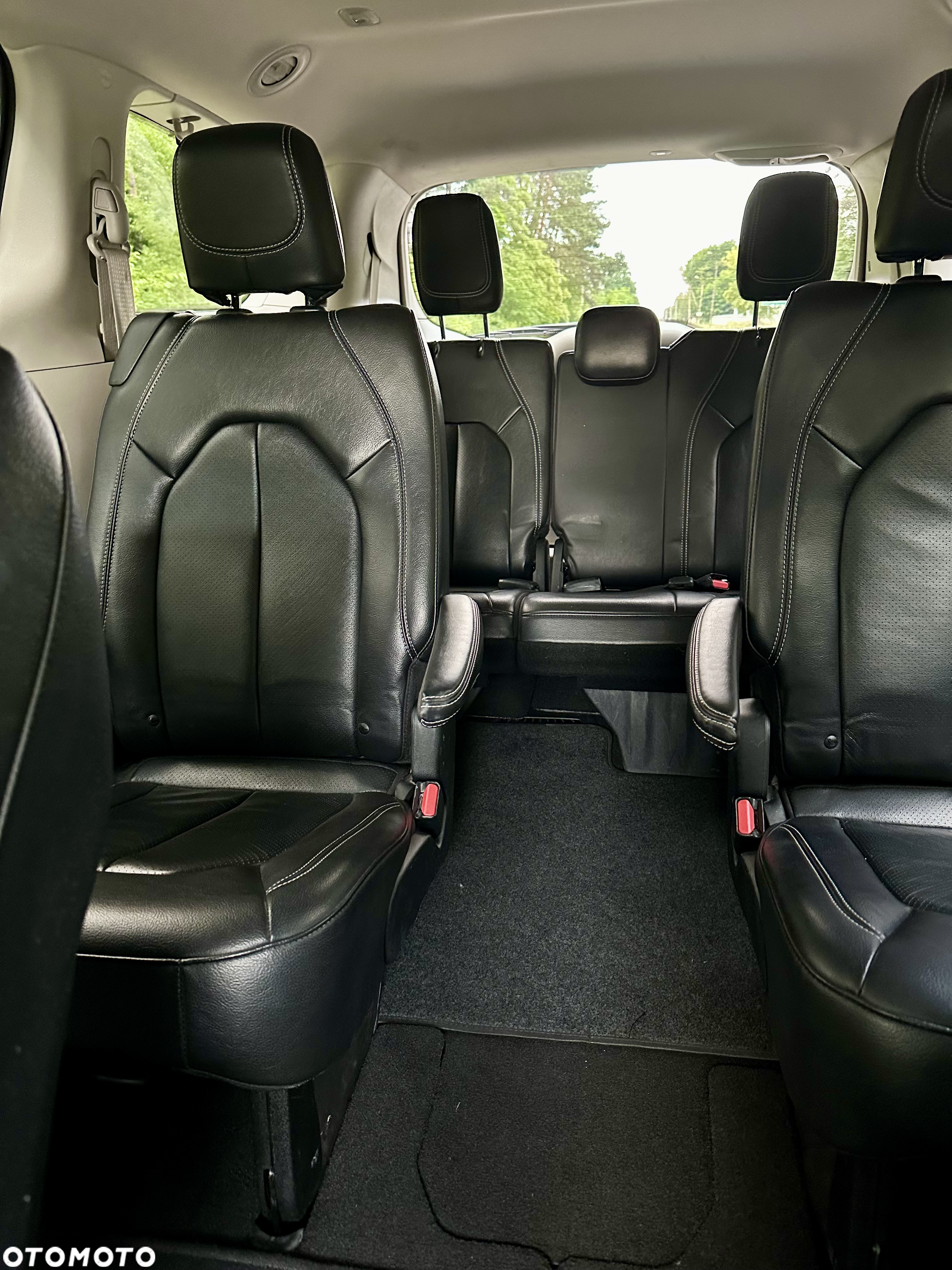 Chrysler Pacifica - 10