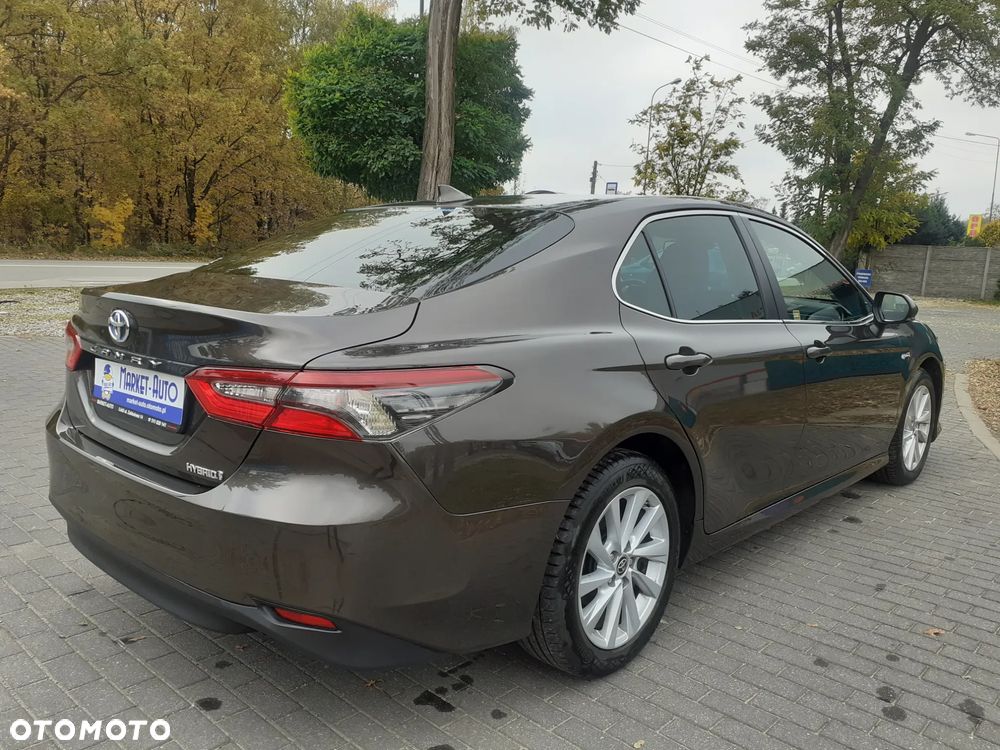 Toyota Camry - 5