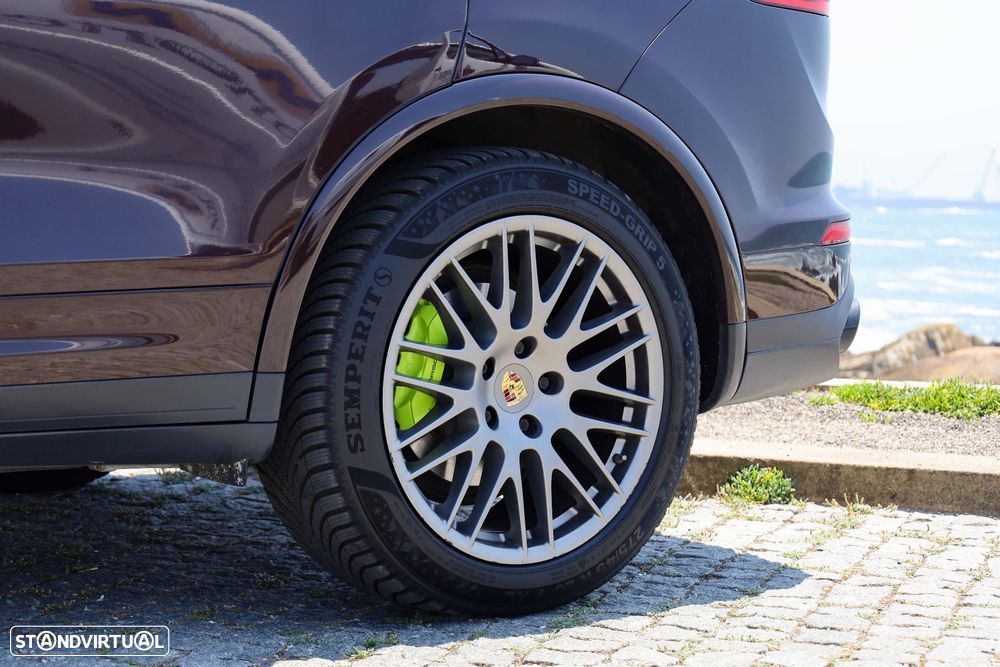 Porsche Cayenne - 11
