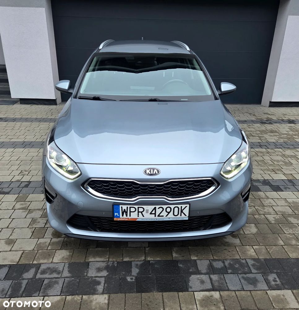 Kia Ceed - 11
