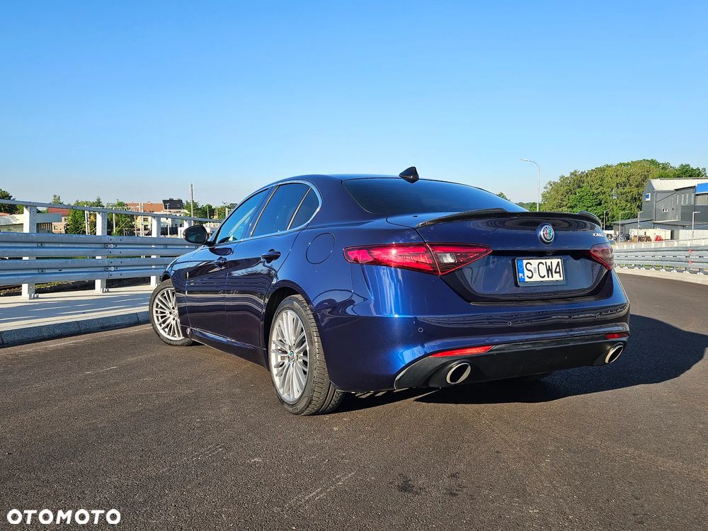 Alfa Romeo Giulia 2.0 Turbo 16V AT8 Veloce Ti - 9