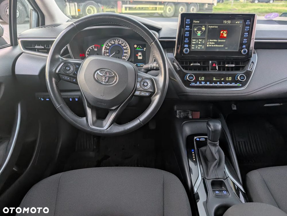 Toyota Corolla - 13