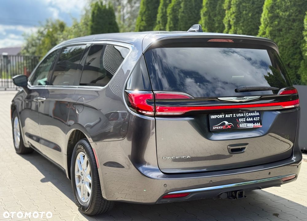Chrysler Pacifica - 8