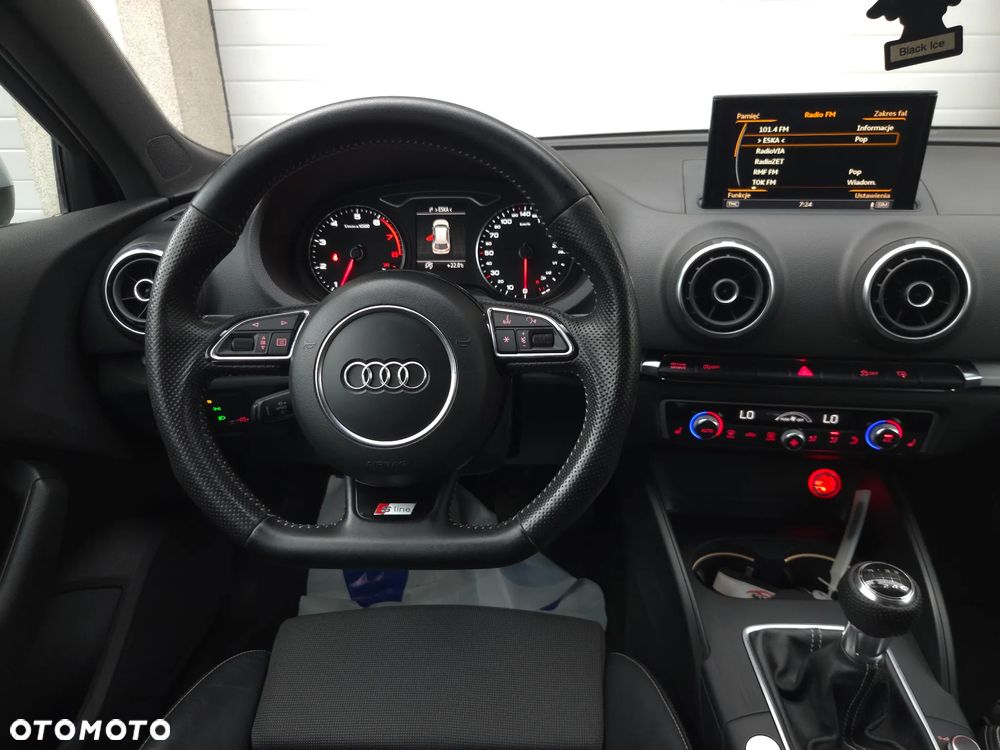 Audi A3 Sportback 1.4 TFSI S line Sportpaket - 22
