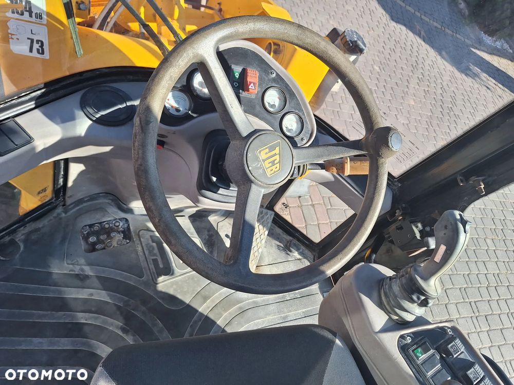 JCB 408 - 8